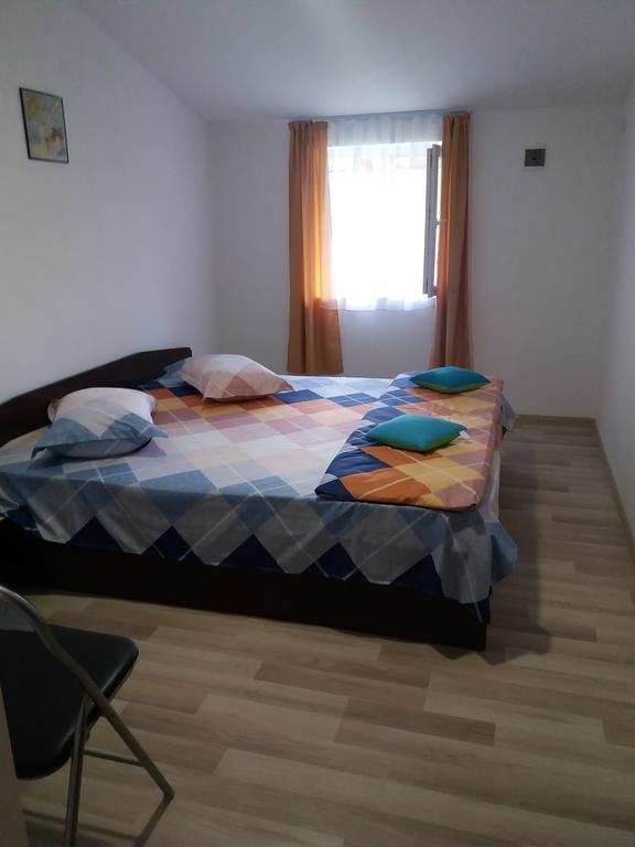 Hotel Casa Ariana Curtea de Argeş Esterno foto