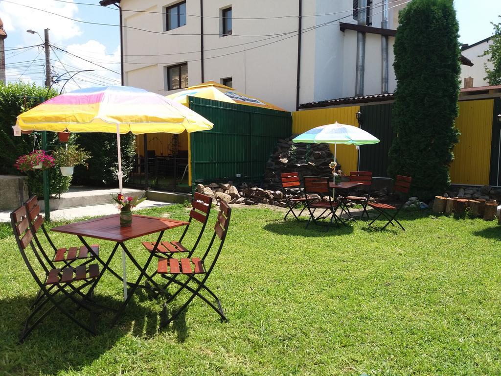 Hotel Casa Ariana Curtea de Argeş Esterno foto