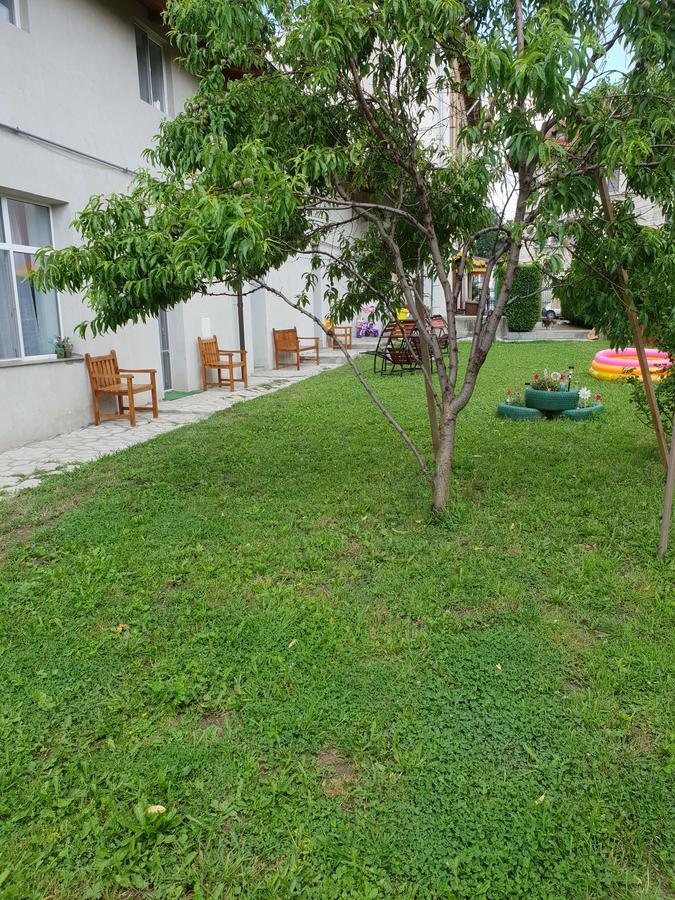 Hotel Casa Ariana Curtea de Argeş Esterno foto